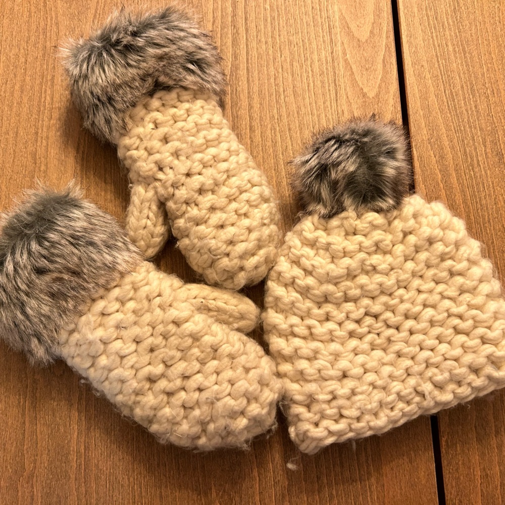 Cream colored thick woven cotton Love & Lore matching mitten and beanie/hat set